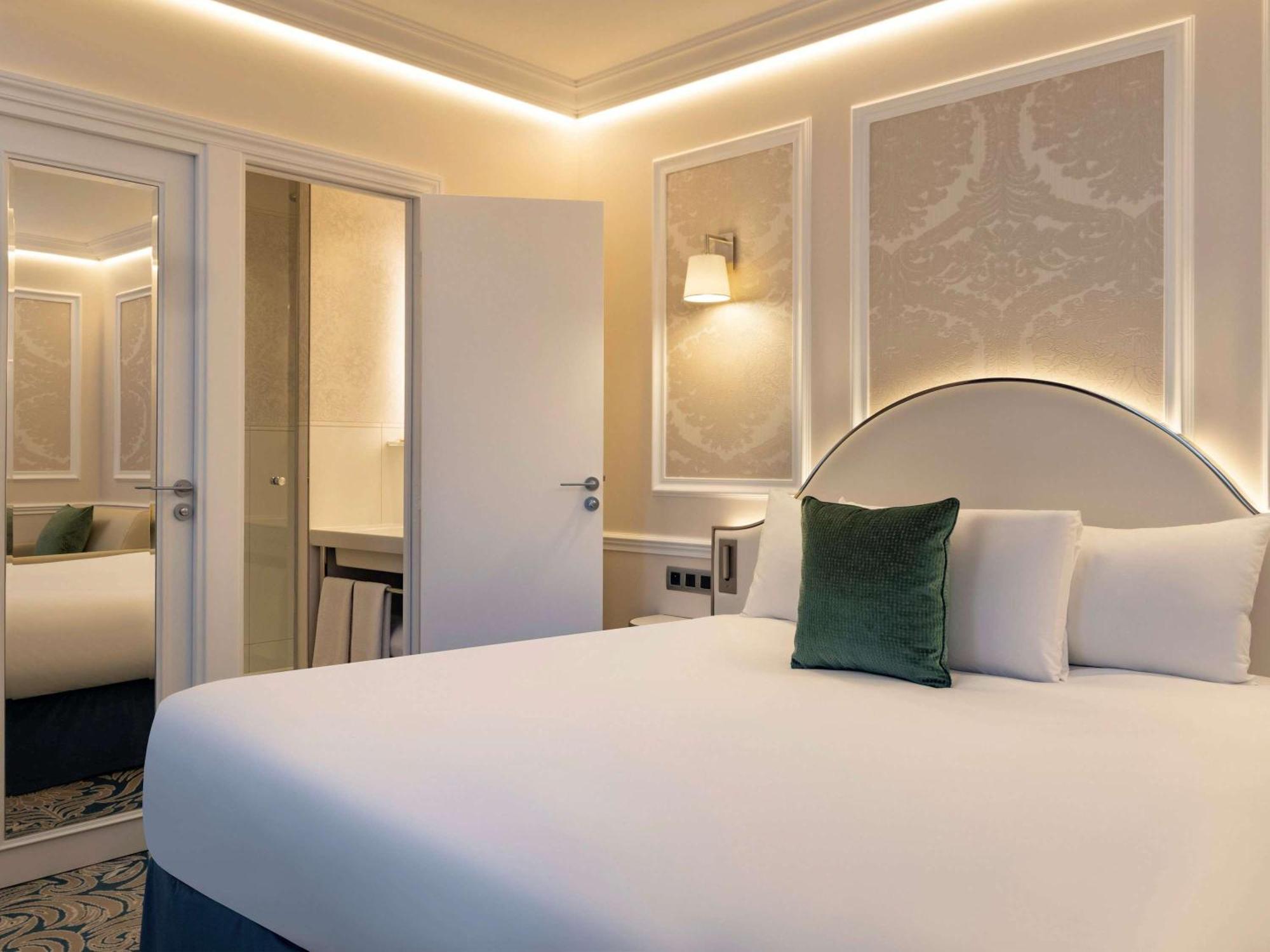 Hotel Mercure La Sorbonne Saint-Germain-Des-Pres Paris Exteriör bild
